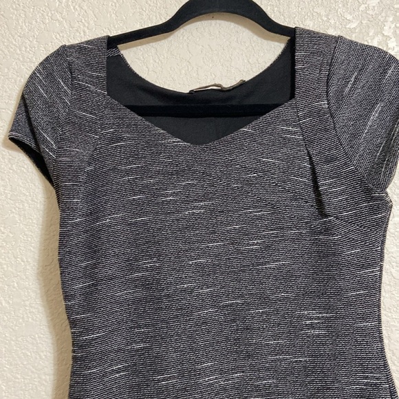 THE LIMITED Black Dress - Picture 2 of 7